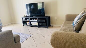 Near Beach-3br-sleeps6-patio-garden-parking-ac