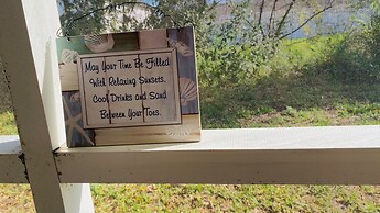 Near Beach-3br-sleeps6-patio-garden-parking-ac