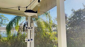 Near Beach-3br-sleeps6-patio-garden-parking-ac