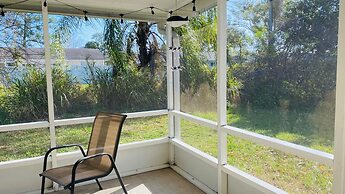 Near Beach-3br-sleeps6-patio-garden-parking-ac