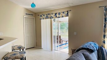 Near Beach-3br-sleeps6-patio-garden-parking-ac