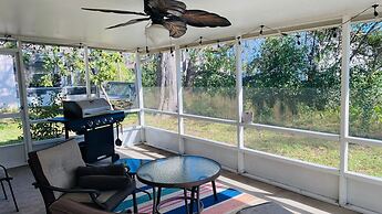 Near Beach-3br-sleeps6-patio-garden-parking-ac