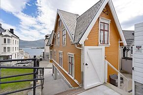 Cozy 1-bedroom Apartment in Ålesund's Heart