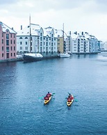 Cozy 1-bedroom Apartment in Ålesund's Heart