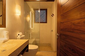 Beachfront Condo Los Panchos 101