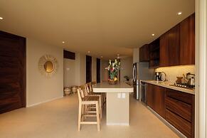 Beachfront Condo Los Panchos 101