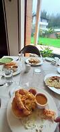 Bindiga Peak Resorts