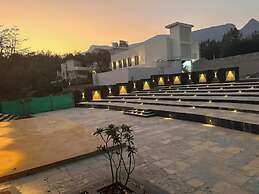 Bindiga Peak Resorts