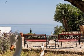 Mikro Nisi Studios & Apartments