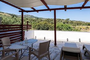 Mikro Nisi Studios & Apartments