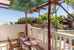 Mikro Nisi Studios & Apartments