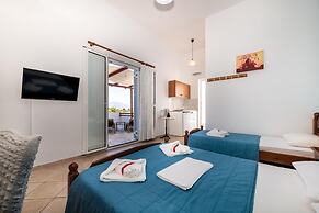 Mikro Nisi Studios & Apartments