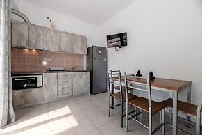 Mikro Nisi Studios & Apartments