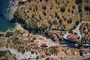 Mikro Nisi Studios & Apartments