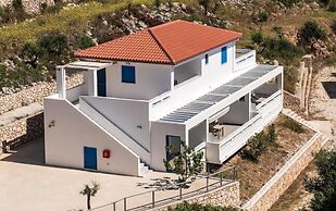 Mikro Nisi Studios & Apartments