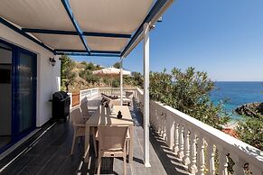 Mikro Nisi Studios & Apartments