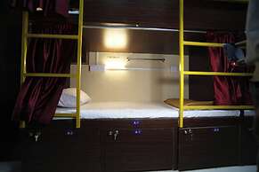 Mango Goregaon Hostel & PG