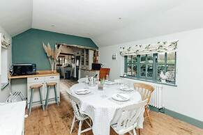 Hunts Cottage - Pet Friendly - From 200 Per Night