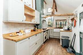 Hunts Cottage - Pet Friendly - From 200 Per Night