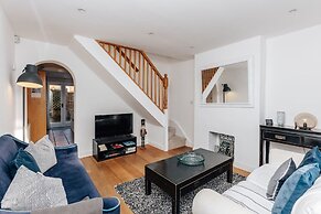Rose Cottage - Central Henley - From 140 Per Night