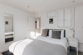 Rose Cottage - Central Henley - From 140 Per Night