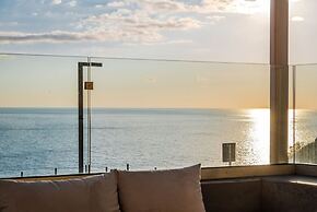 Seaside Retreat Green Coast