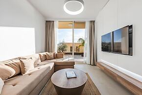 Seaside Retreat Green Coast