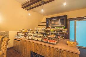 Passage Antique Hotel