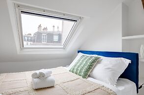 Cozy & Elegant Retreat Near Notre-Dame