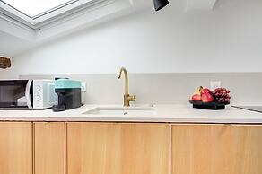 Cozy & Elegant Retreat Near Notre-Dame