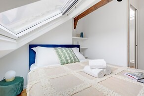 Cozy & Elegant Retreat Near Notre-Dame