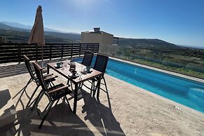 Villa Plyto Amazing views Heated pool