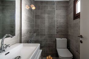 Villa Plyto Amazing views Heated pool