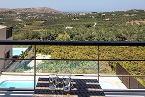 Villa Plyto Amazing views Heated pool