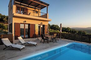 Villa Plyto Amazing views Heated pool