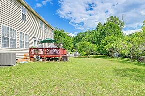 10 Mi to Dtwn Greensboro: Family Gem w/ Yard