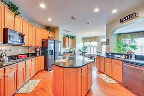 10 Mi to Dtwn Greensboro: Family Gem w/ Yard