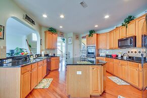 10 Mi to Dtwn Greensboro: Family Gem w/ Yard