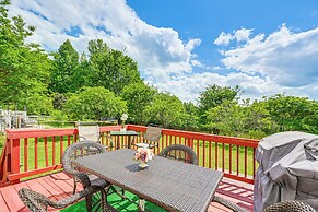 10 Mi to Dtwn Greensboro: Family Gem w/ Yard