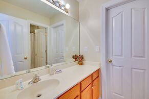 10 Mi to Dtwn Greensboro: Family Gem w/ Yard