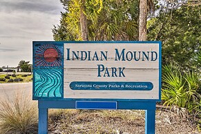 Charming Art-filled Cottage w/ Private Pool!