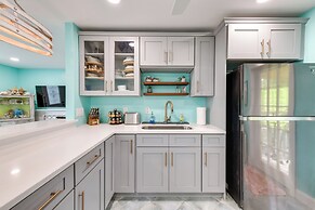 Charming Art-filled Cottage w/ Private Pool!