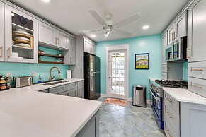 Charming Art-filled Cottage w/ Private Pool!