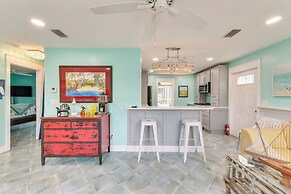 Charming Art-filled Cottage w/ Private Pool!