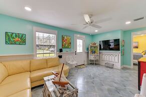 Charming Art-filled Cottage w/ Private Pool!