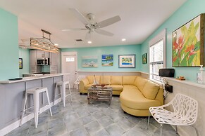 Charming Art-filled Cottage w/ Private Pool!