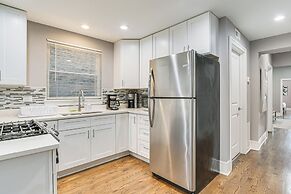 5 Mi to Dtwn: Ukrainian Village Apartment!