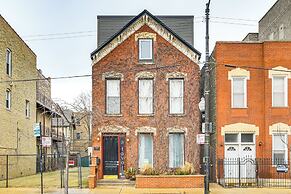 5 Mi to Dtwn: Ukrainian Village Apartment!