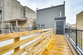 5 Mi to Dtwn: Ukrainian Village Apartment!