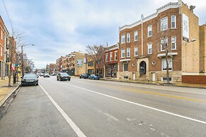 5 Mi to Dtwn: Ukrainian Village Apartment!